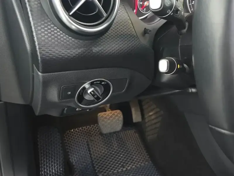 2016 Mercedes-Benz A-Класс с пробегом 130 770 км
