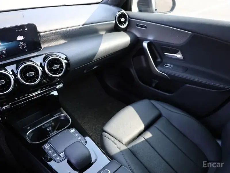2021 Mercedes-Benz A-Класс с пробегом 16 100 км