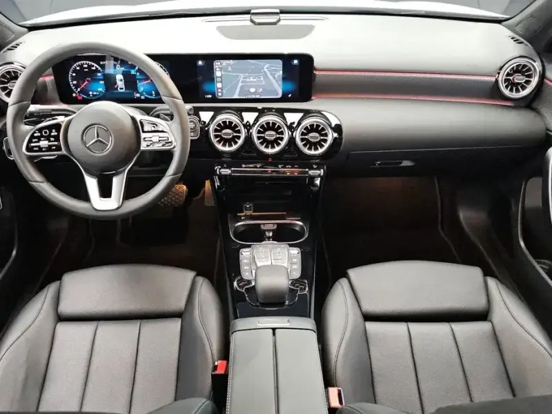 2021 Mercedes-Benz A-Класс с пробегом 21 716 км