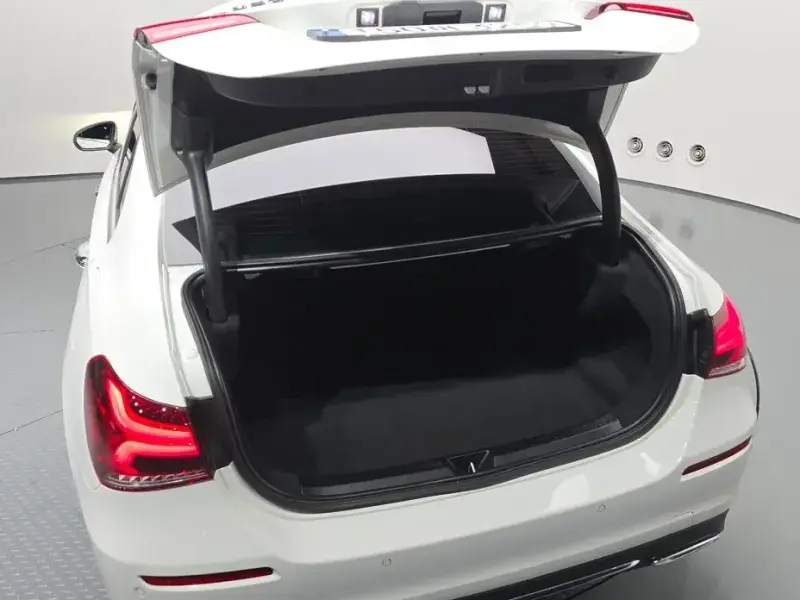 2021 Mercedes-Benz A-Класс с пробегом 21 716 км