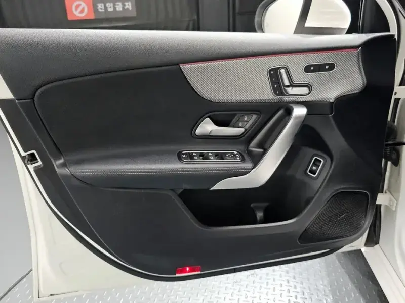 2021 Mercedes-Benz A-Класс с пробегом 21 716 км