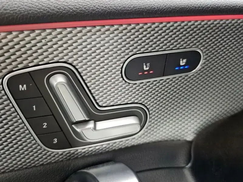 2021 Mercedes-Benz A-Класс с пробегом 21 716 км