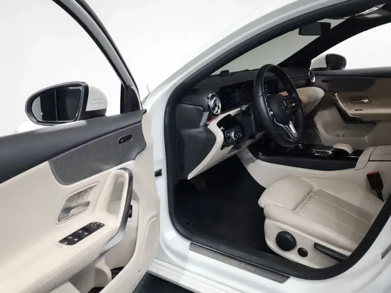 2022 Mercedes-Benz A-Класс с пробегом 50 736 км
