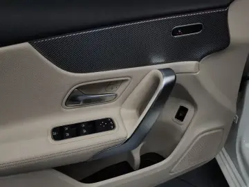 2022 Mercedes-Benz A-Класс с пробегом 50 736 км