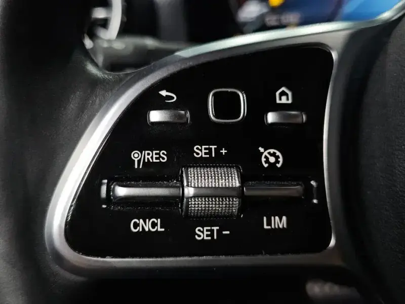 2021 Mercedes-Benz A-Класс с пробегом 33 896 км