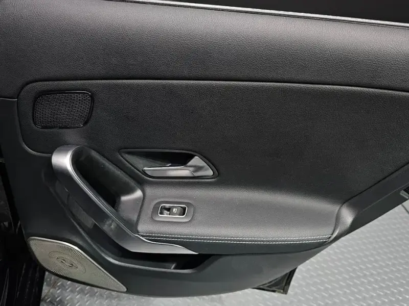 2021 Mercedes-Benz A-Класс с пробегом 33 896 км
