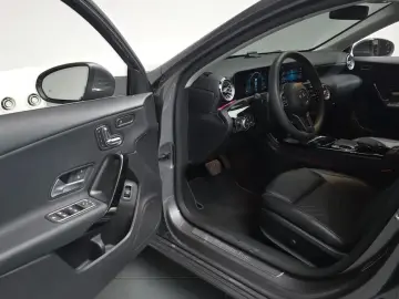 2020 Mercedes-Benz A-Класс с пробегом 42 368 км