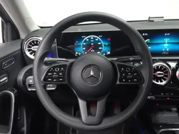 2020 Mercedes-Benz A-Класс с пробегом 42 368 км