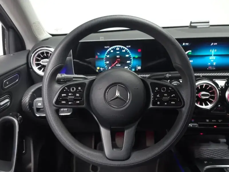 2020 Mercedes-Benz A-Класс с пробегом 42 368 км