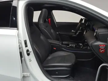 2021 Mercedes-Benz A-Класс с пробегом 54 548 км