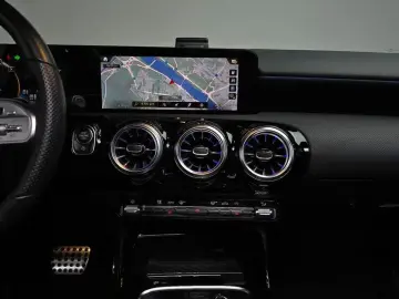 2021 Mercedes-Benz A-Класс с пробегом 54 548 км