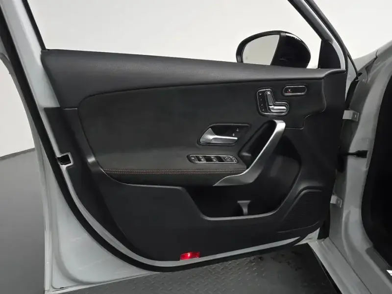 2021 Mercedes-Benz A-Класс с пробегом 54 548 км