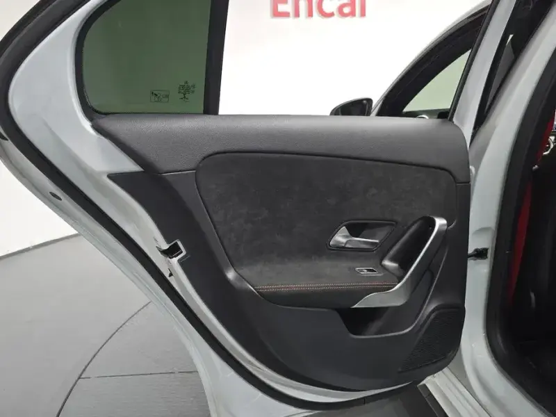 2021 Mercedes-Benz A-Класс с пробегом 54 548 км