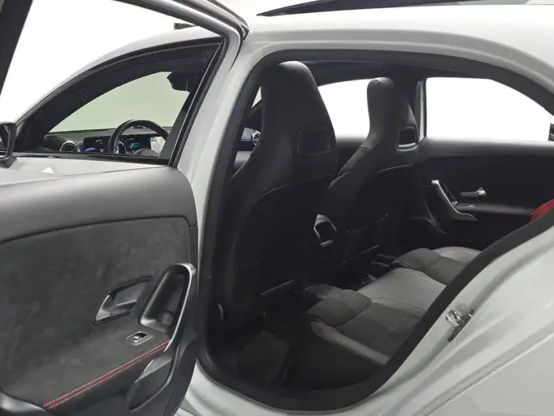 2021 Mercedes-Benz A-Класс с пробегом 54 548 км