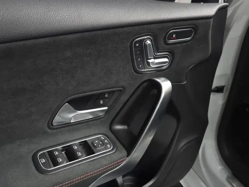 2021 Mercedes-Benz A-Класс с пробегом 54 548 км