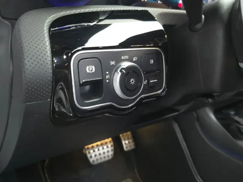 2021 Mercedes-Benz A-Класс с пробегом 54 548 км