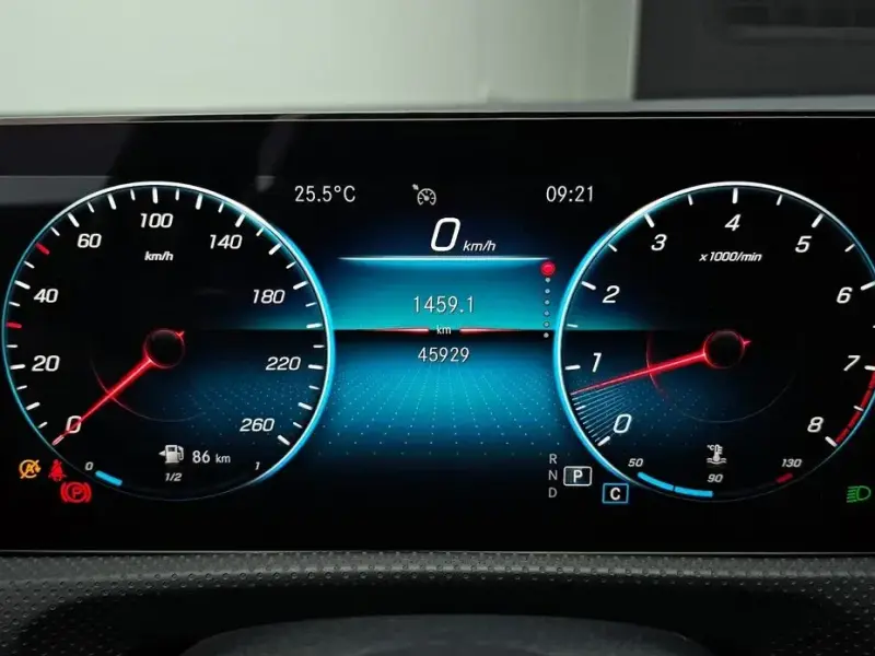 2021 Mercedes-Benz A-Класс с пробегом 45 929 км