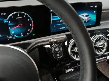 2021 Mercedes-Benz A-Класс с пробегом 45 929 км