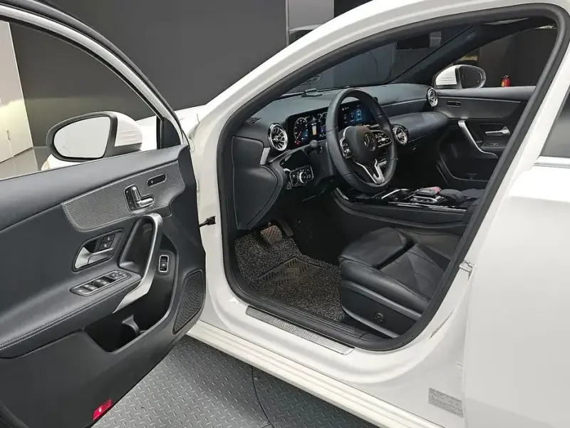 2021 Mercedes-Benz A-Класс с пробегом 45 929 км
