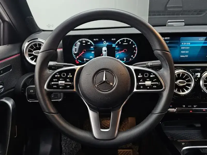 2021 Mercedes-Benz A-Класс с пробегом 45 929 км
