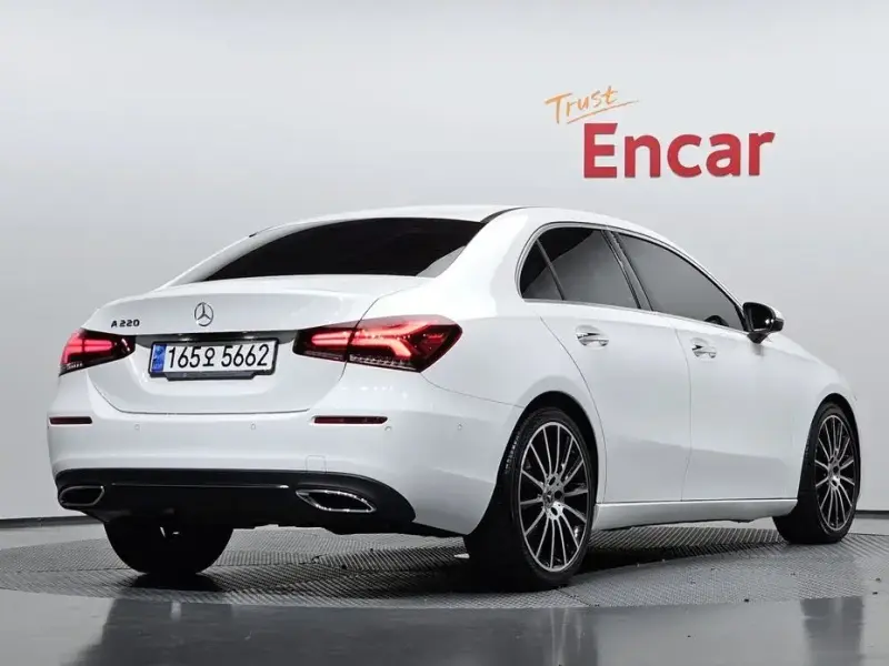 2020 Mercedes-Benz A-Класс с пробегом 66 543 км