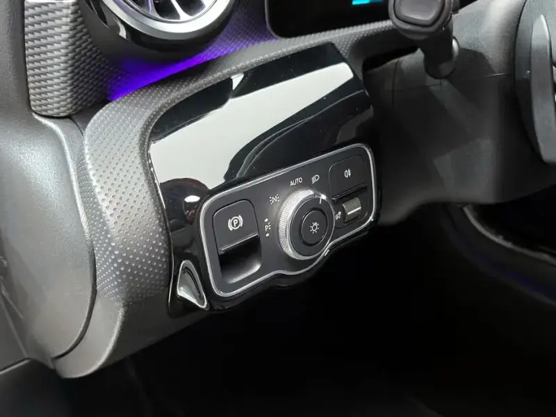 2020 Mercedes-Benz A-Класс с пробегом 53 292 км