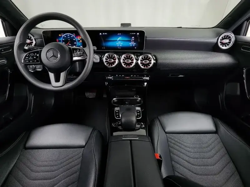 2019 Mercedes-Benz A-Класс с пробегом 140 239 км