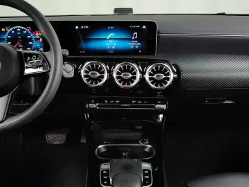 2019 Mercedes-Benz A-Класс с пробегом 140 239 км