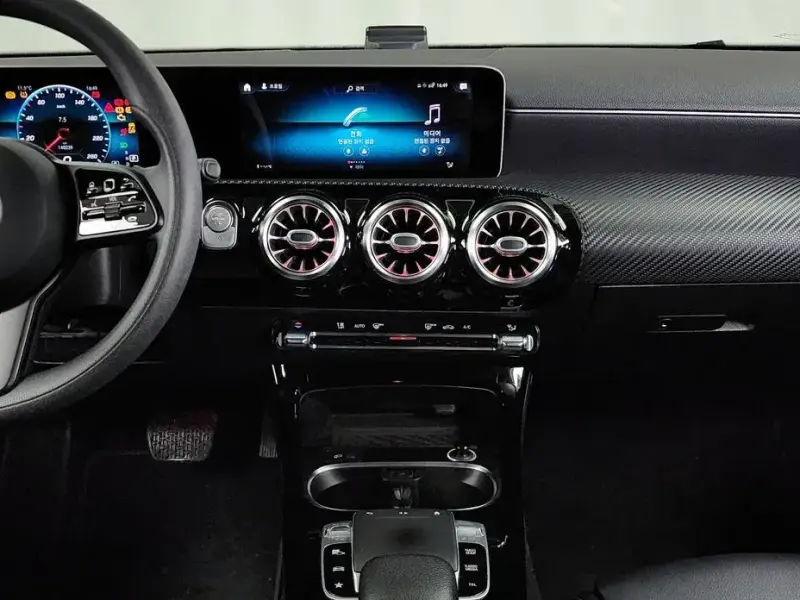 2019 Mercedes-Benz A-Класс с пробегом 140 239 км