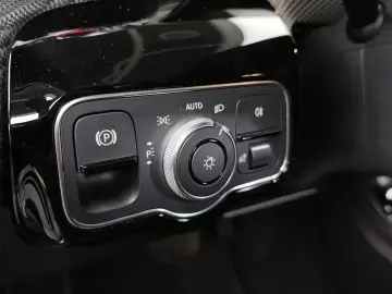 2019 Mercedes-Benz A-Класс с пробегом 140 239 км