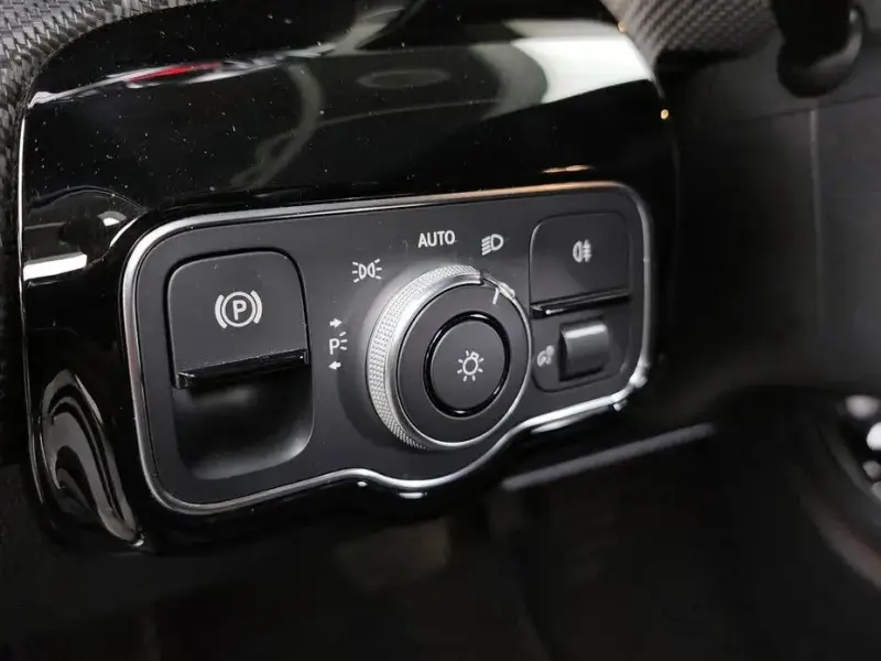 2019 Mercedes-Benz A-Класс с пробегом 140 239 км