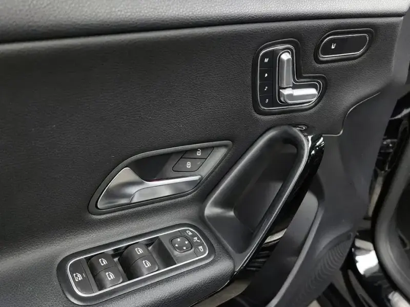 2019 Mercedes-Benz A-Класс с пробегом 140 239 км