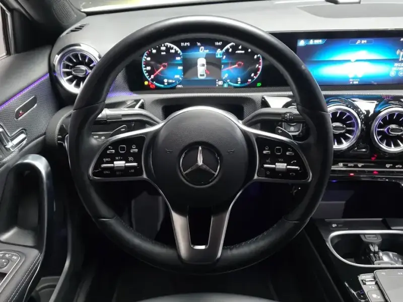 2023 Mercedes-Benz A-Класс с пробегом 28 376 км