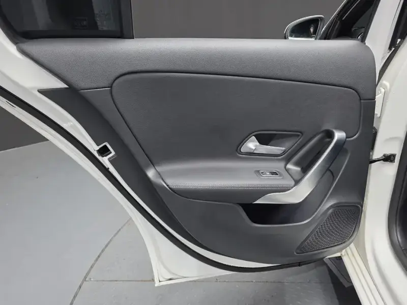 2023 Mercedes-Benz A-Класс с пробегом 28 376 км