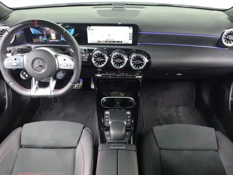 2023 Mercedes-Benz A-Класс с пробегом 25 743 км