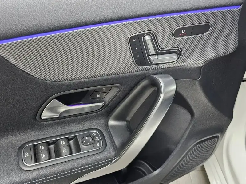 2023 Mercedes-Benz A-Класс с пробегом 17 027 км