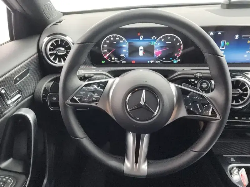2025 Mercedes-Benz A-Класс с пробегом 31 км
