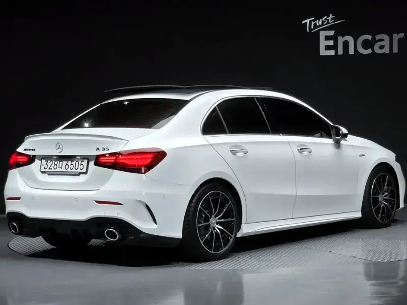2024 Mercedes-Benz A-Класс с пробегом 10 697 км