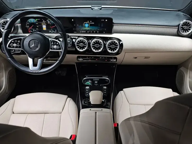 2022 Mercedes-Benz A-Класс с пробегом 23 485 км