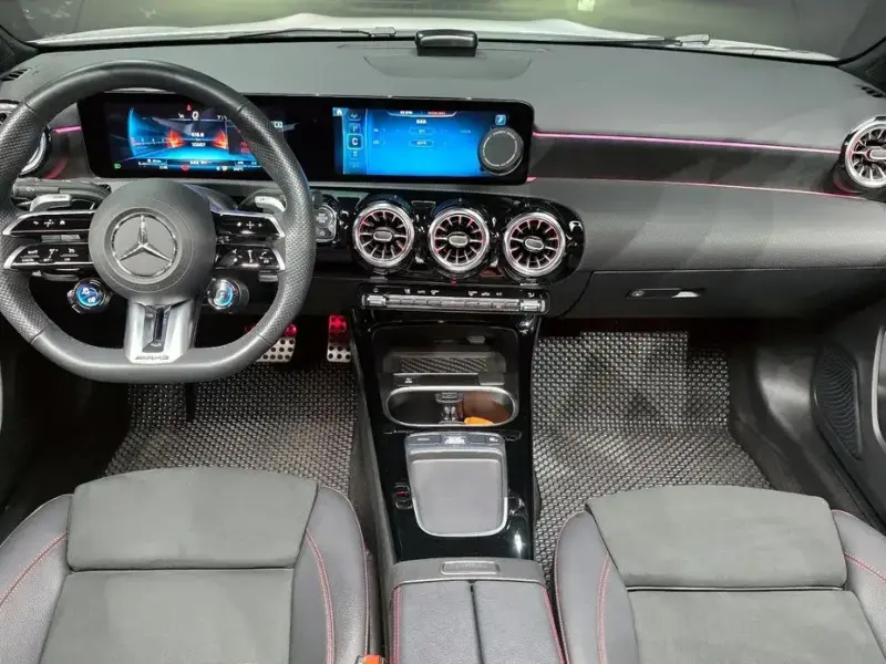 2024 Mercedes-Benz A-Класс с пробегом 10 697 км
