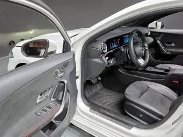2024 Mercedes-Benz A-Класс с пробегом 10 697 км