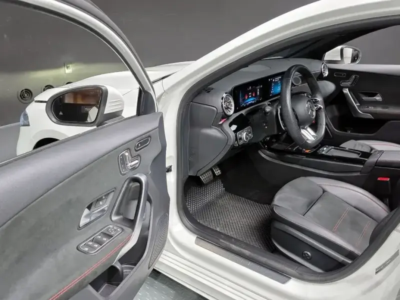 2024 Mercedes-Benz A-Класс с пробегом 10 697 км