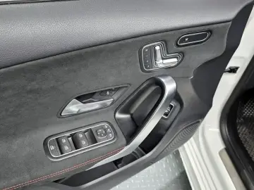 2024 Mercedes-Benz A-Класс с пробегом 10 697 км