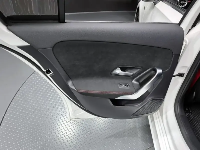 2024 Mercedes-Benz A-Класс с пробегом 10 697 км