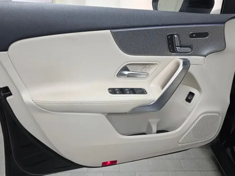 2023 Mercedes-Benz A-Класс с пробегом 56 645 км
