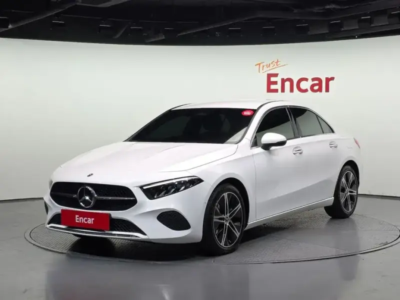 2024 Mercedes-Benz A-Класс с пробегом 14 169 км