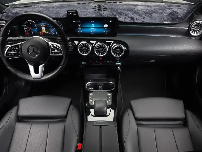 2022 Mercedes-Benz A-Класс с пробегом 49 396 км