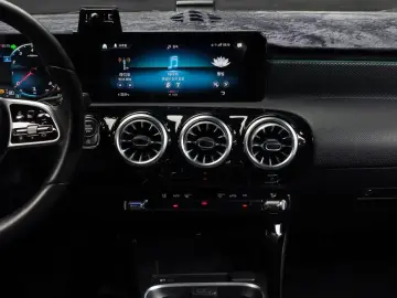 2022 Mercedes-Benz A-Класс с пробегом 49 396 км