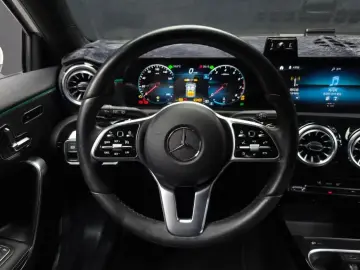 2022 Mercedes-Benz A-Класс с пробегом 49 396 км