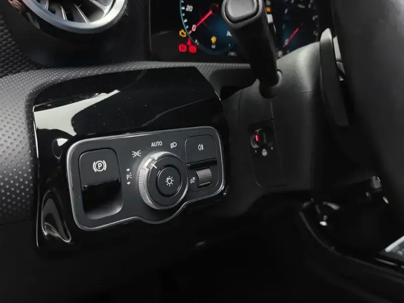 2022 Mercedes-Benz A-Класс с пробегом 49 396 км